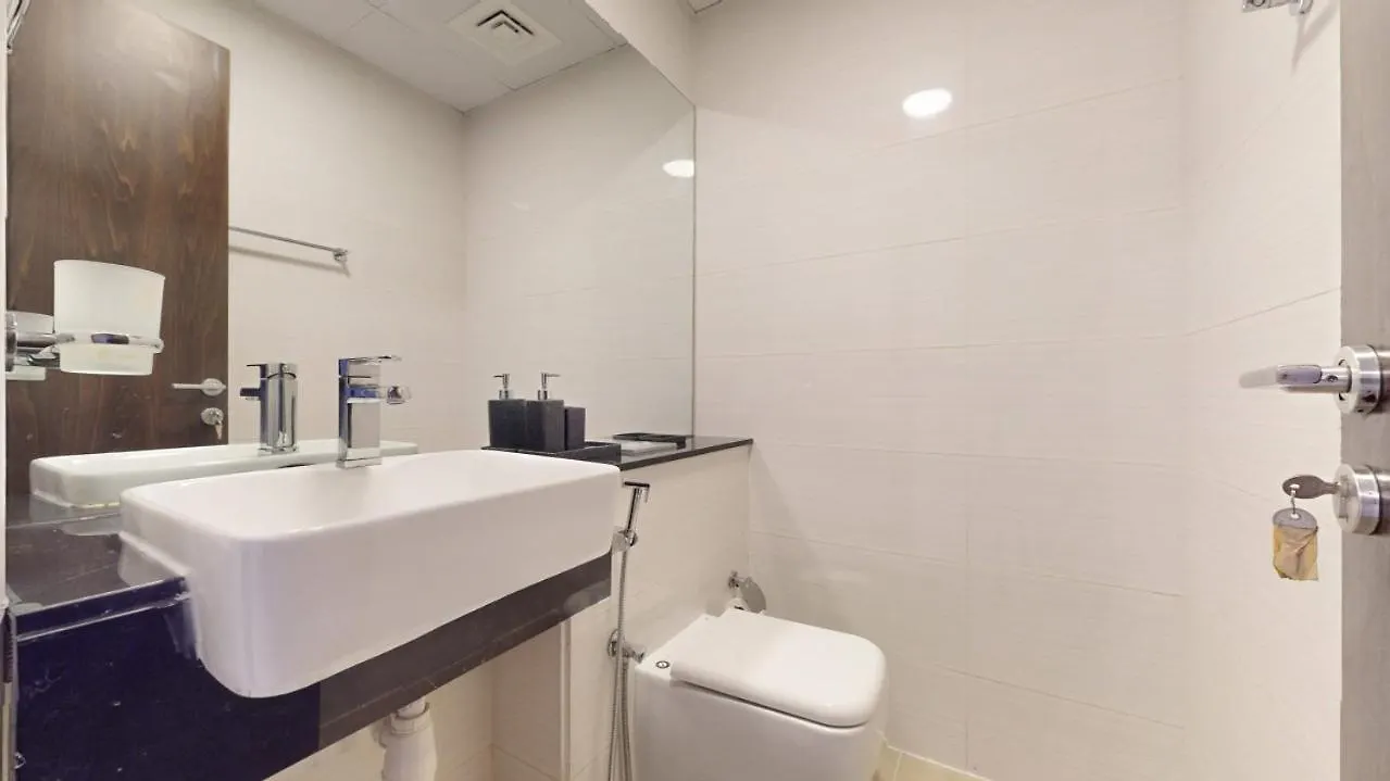 Binghatti Gate - Cosy Two Bedroom Dubai United Arab Emirates