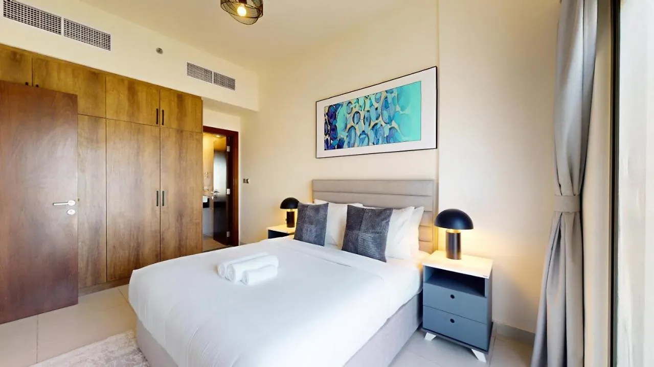 Binghatti Gate - Cosy Two Bedroom Dubai